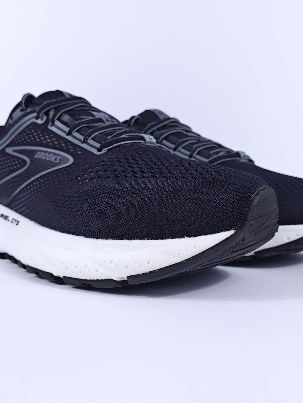 Brooks Ariel GTS 23 Womens 9 Stability Cushion Road Running Shoes Black